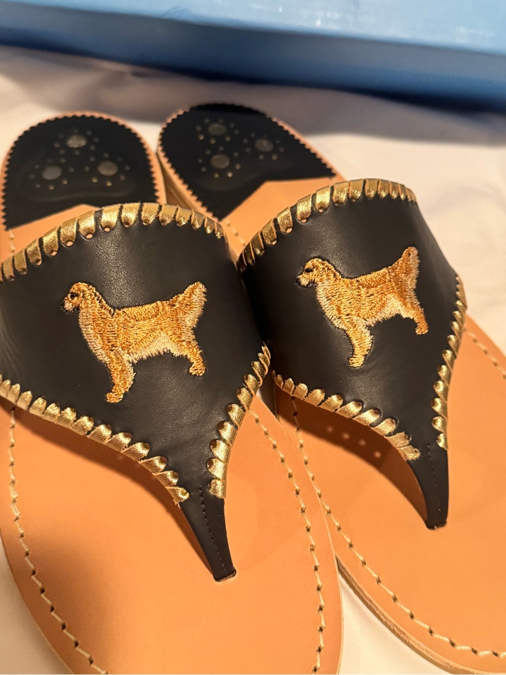 NWOT Jack Rogers Navy Blue & Tan Embroidered Dog Thong Sandals - Women’s size 9